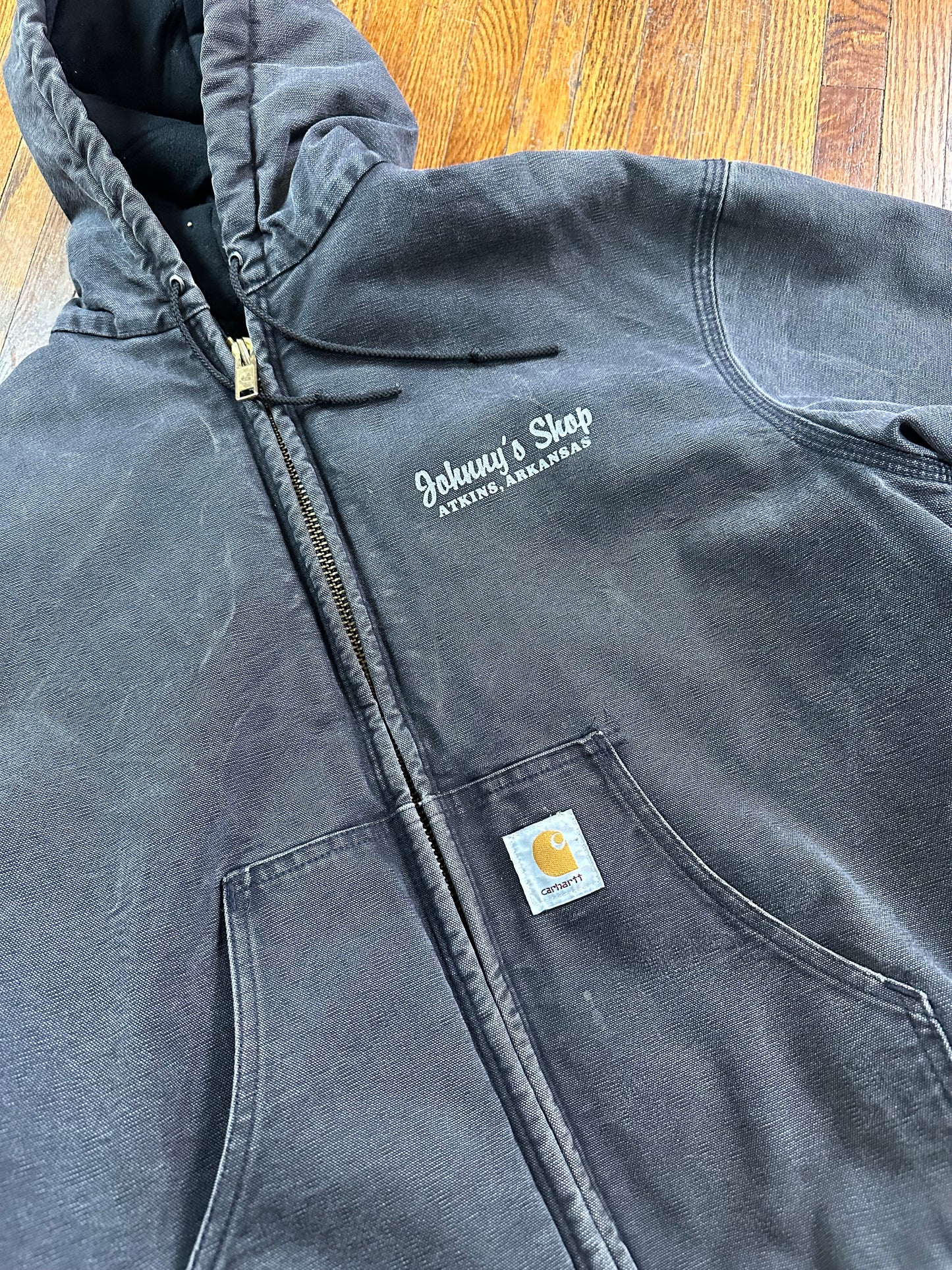 Johnny’s Shop Zip-Up Carhartt- L