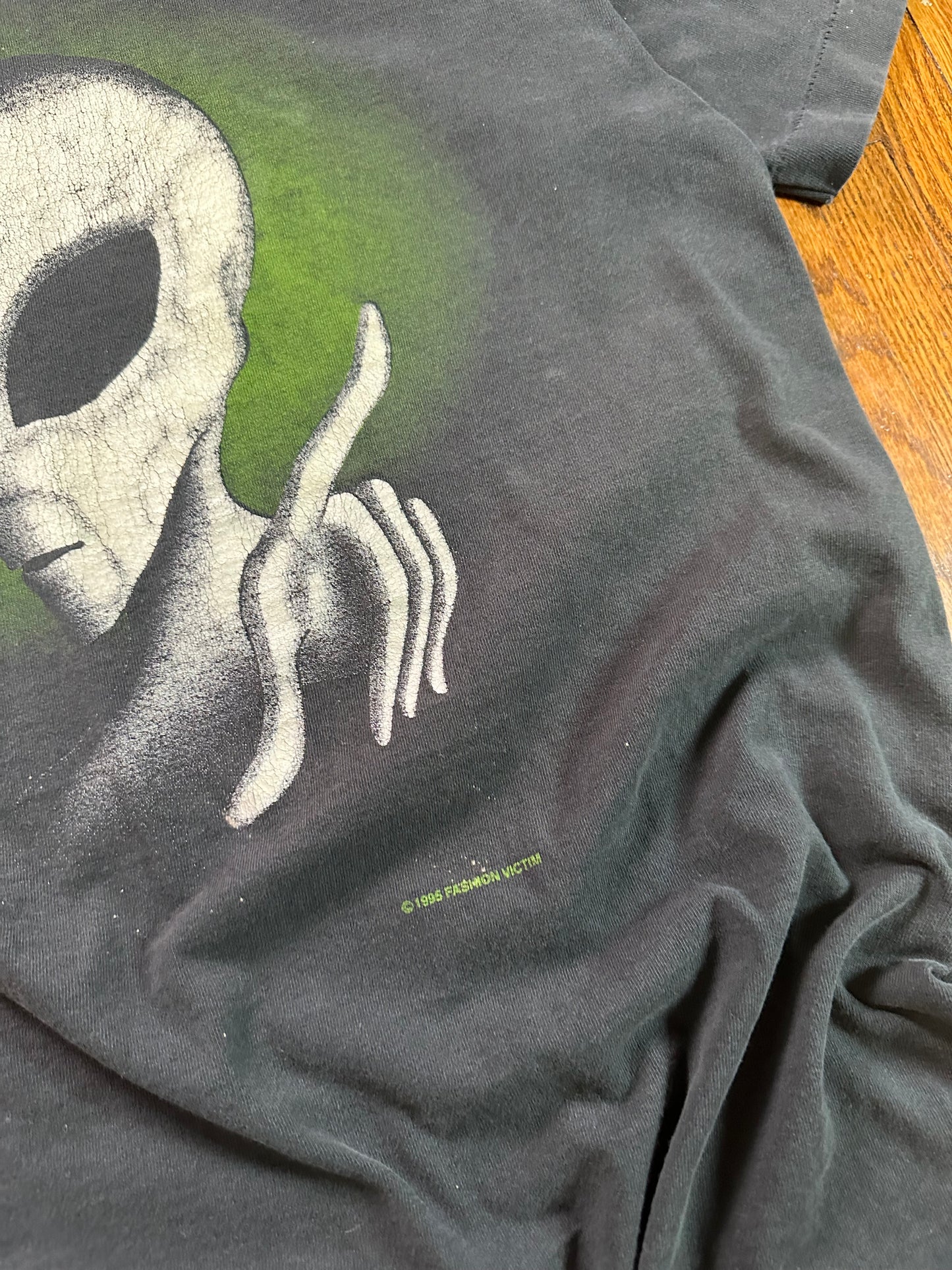 Fashion Victim Alien Tee- L